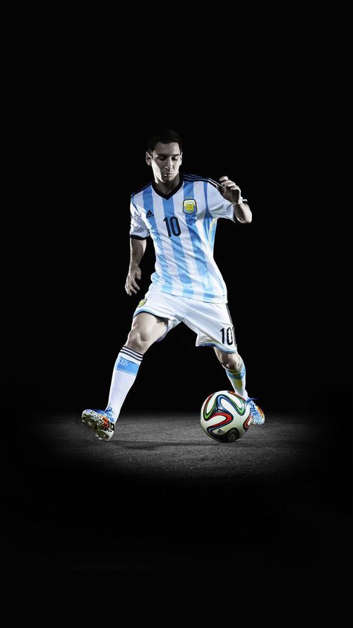 选手与果盘妹亲密接触被拍！网友称其对不起谈了8年的女友！其回应被女友绿了2次！