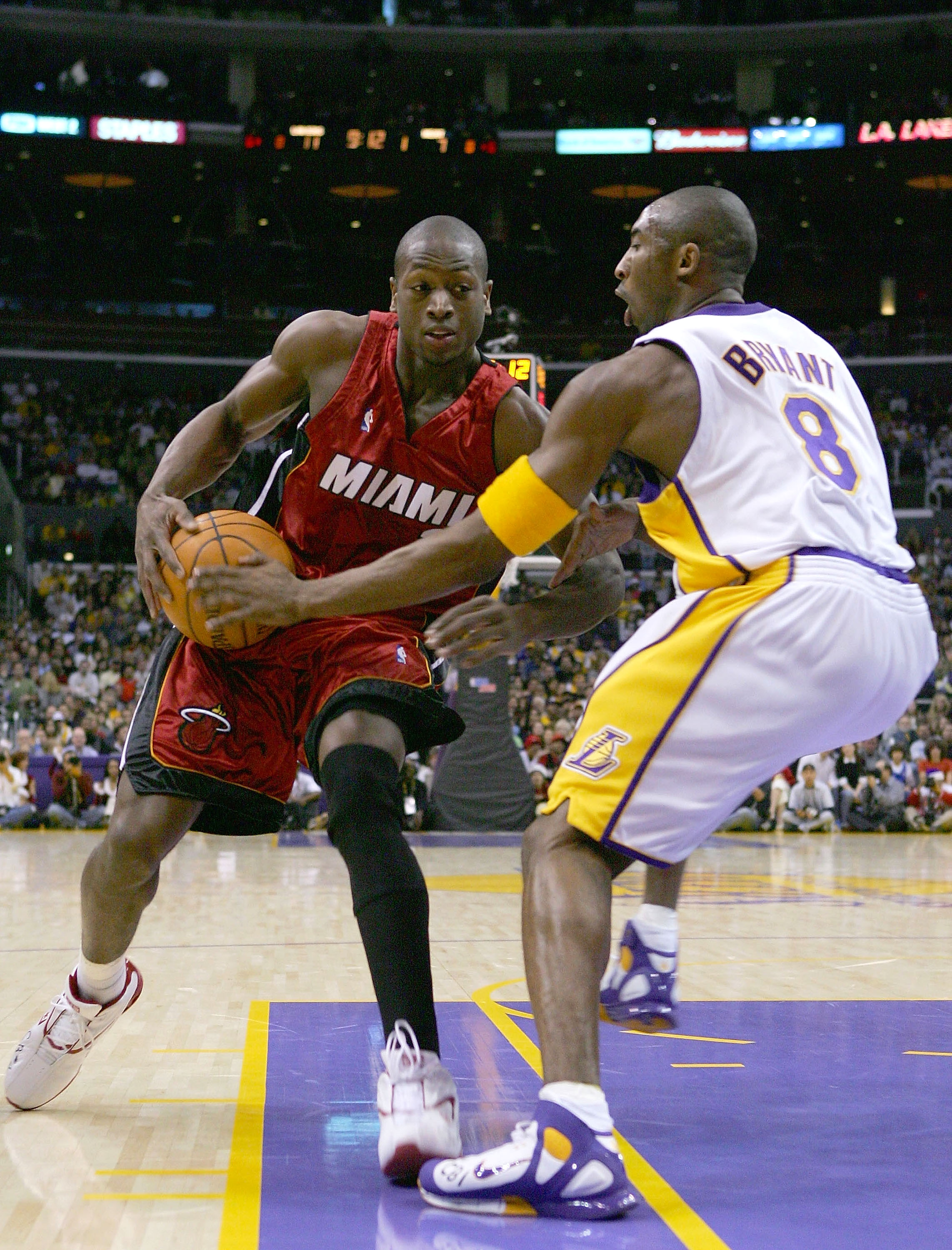 齐沃：劳塔罗被外界持续批评并不公平，他在德比前两天发烧了