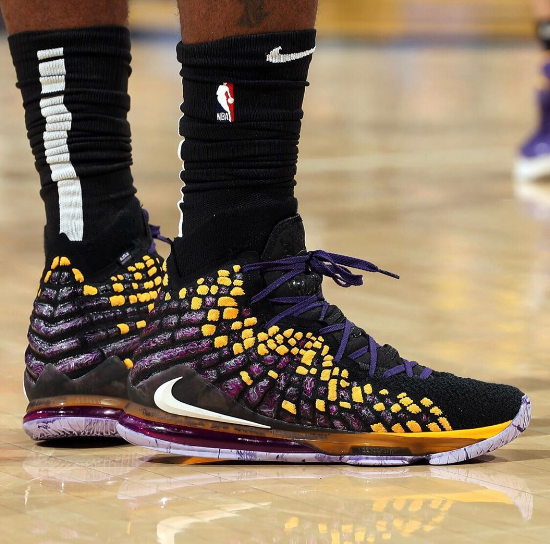 东契奇交易血赚，艾顿越打越猛，他坚信湖人阵容能够夺冠