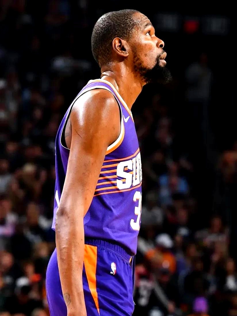 库里个人得分超越加内特，勇士客场逆转篮网获胜