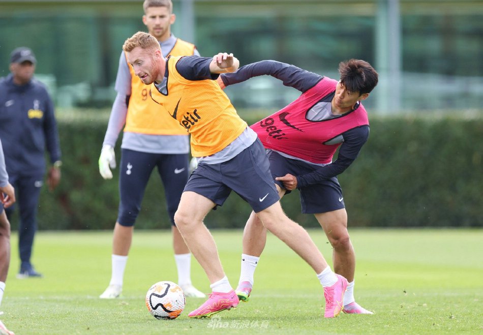 格林鬼魅脚步上篮