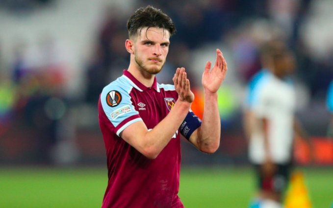 极速飞驰！25岁哈兰德狂轰英超百球，即将超越德罗巴和C罗