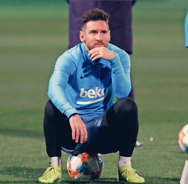 世体：巴萨若想召回罗克需经贝蒂斯同意，还需有球员注册资格