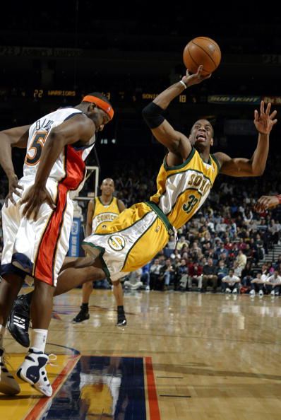 2025 赛季回顾：大谷翔平在世界大赛击出的 455 英尺本垒打，获选年度最远季后赛一击